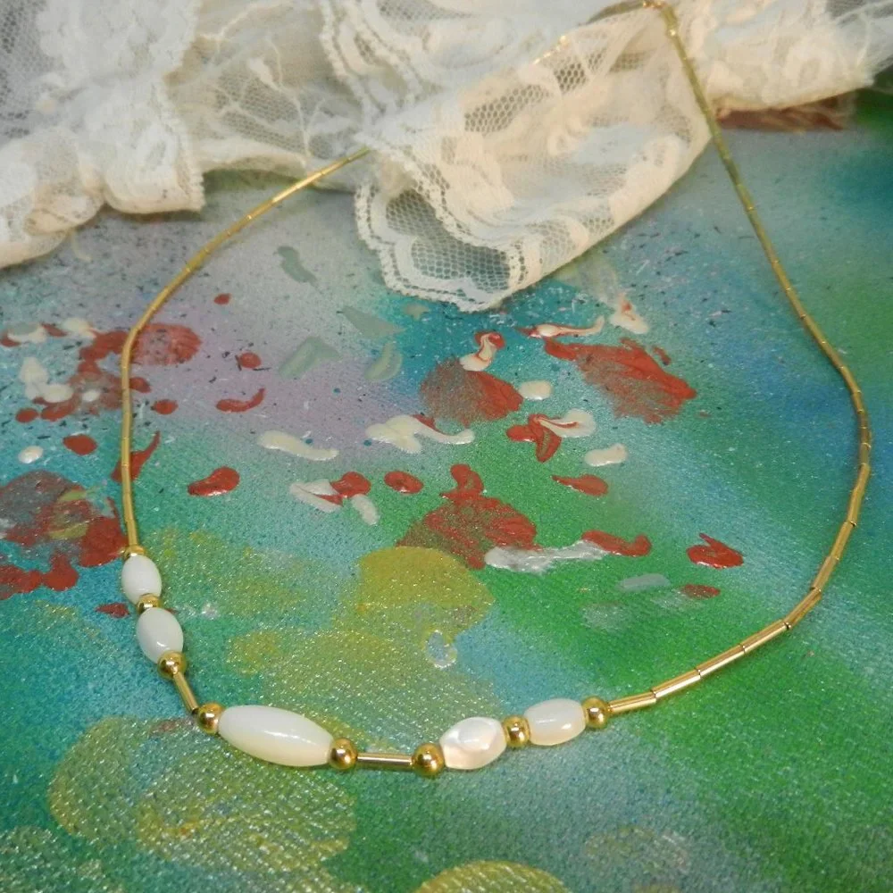 VTG gold ivory pearlcore necklace delicate gold tone bead dainty feminine choker